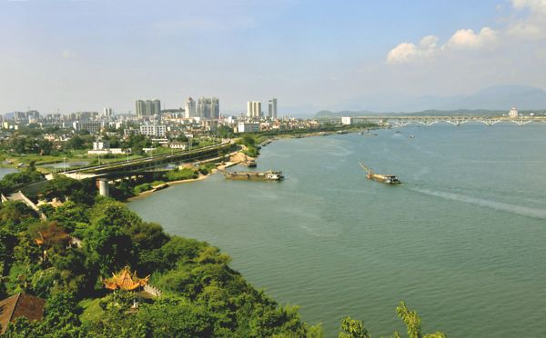 广东省英德市英中，历史底蕴与现代发展的交融之地